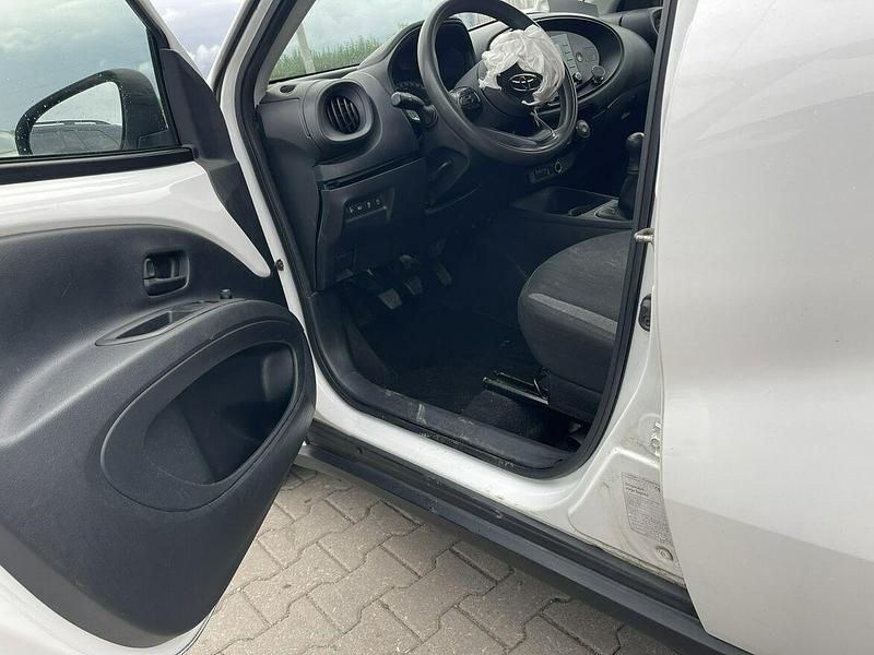 Używany Toyota Aygo X 72 KM (52 kW) 2022 Biały SUV