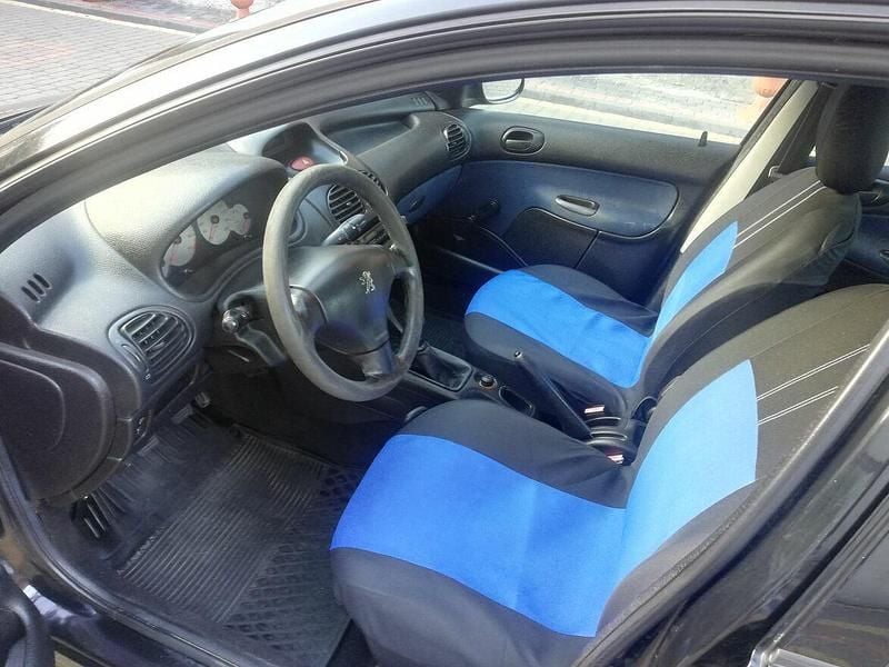 Używany Peugeot 206 60 KM (44 kW) 2003 Czarny Hatchback