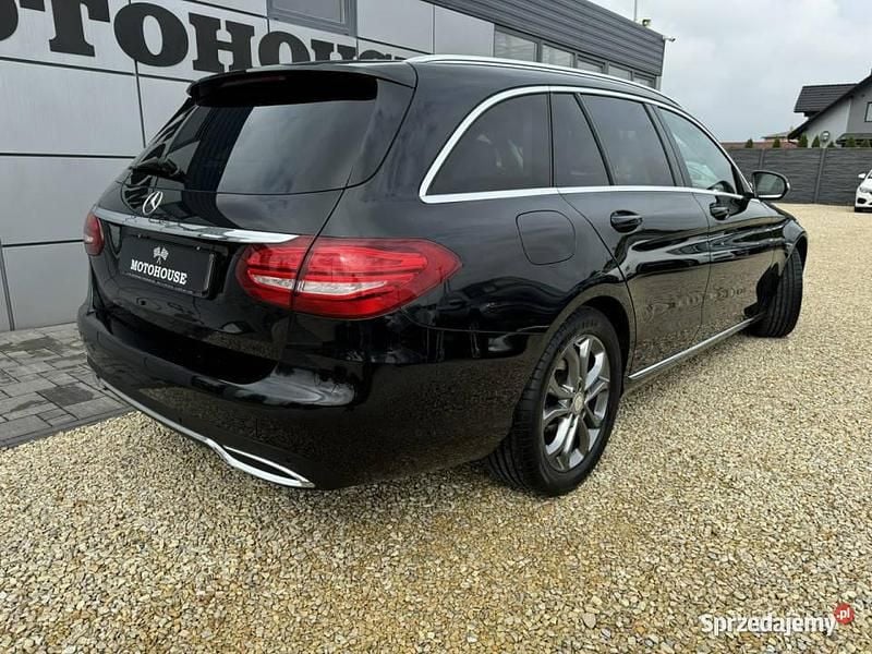 Używany Mercedes C180 Avantgarde 156 KM (114 kW) 2014 Czarny Kombi