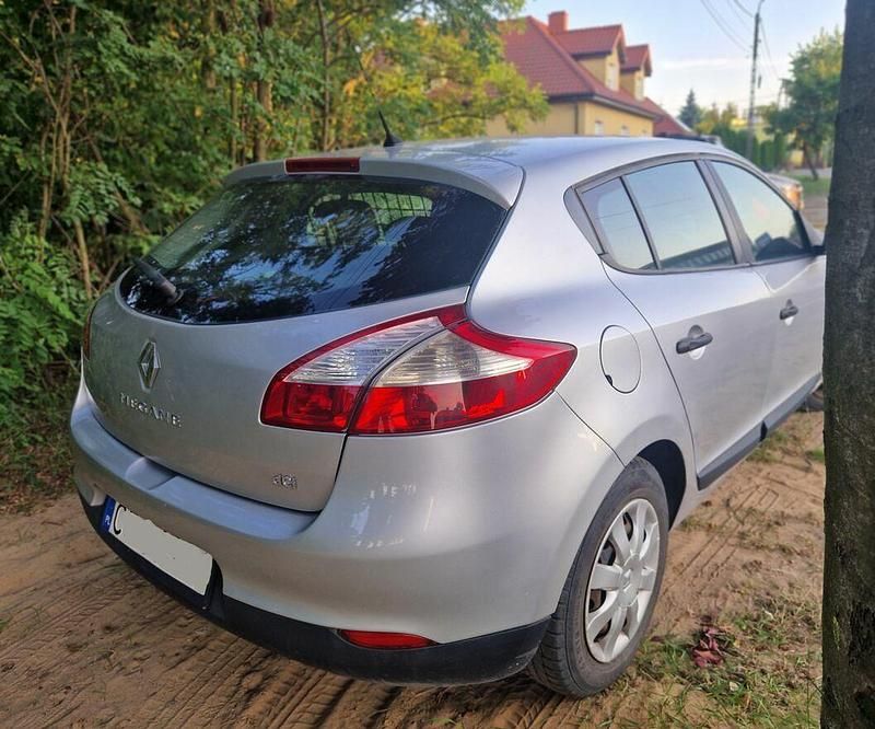 Srebrny Używany 2009 Renault Mégane III Hatchback | 9400 zł (Dość drogi) - Obraz 1/4