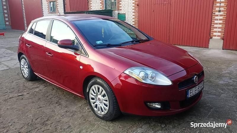 Bordowy Używany 2007 Fiat Bravo Hatchback | 8500 zł (Uczciwa cena) - Obraz 1/4