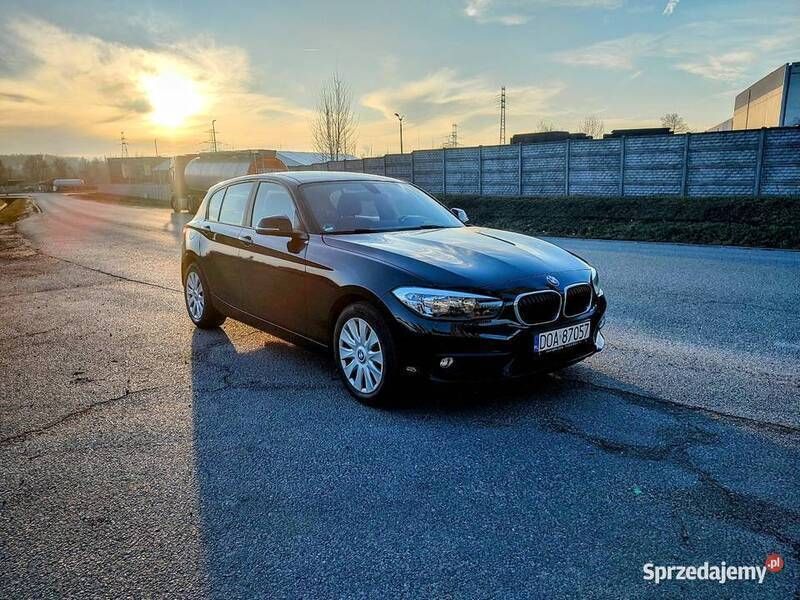 Czarny Używany 2015 BMW 116 Hatchback | 39 000 zł (Uczciwa cena) - Obraz 1/4