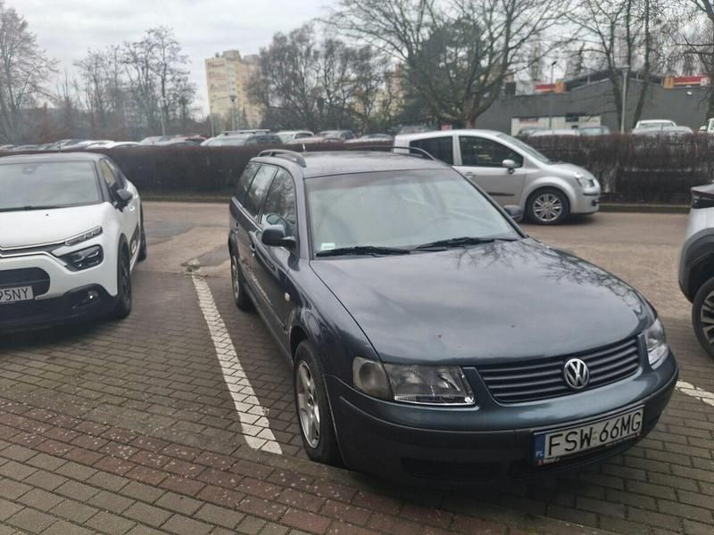 Używany VW Passat 1999 Czarny Kombi