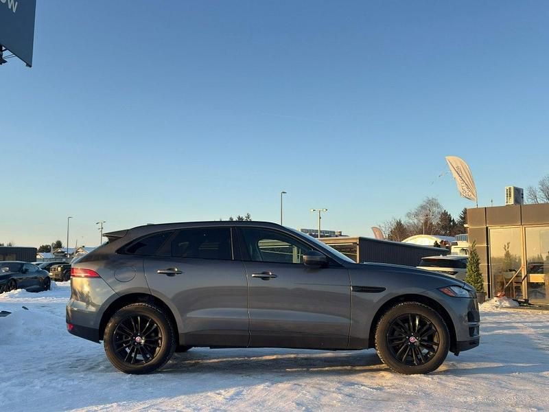 Używany Jaguar F-Pace 180 KM (132 kW) 2017 Grafitowy (metalik) SUV