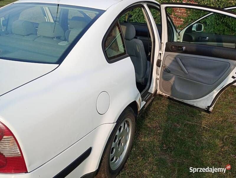 Używany VW Passat 2003 Biały Sedan/Limuzyna