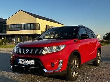 Czerwony Używany 2019 Suzuki Vitara SUV | 61 500 zł (Uczciwa cena) - Obraz 1/4