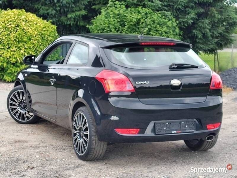 Czarny Używany 2010 Kia ProCeed Hatchback | 14 900 zł - Obraz 1/4