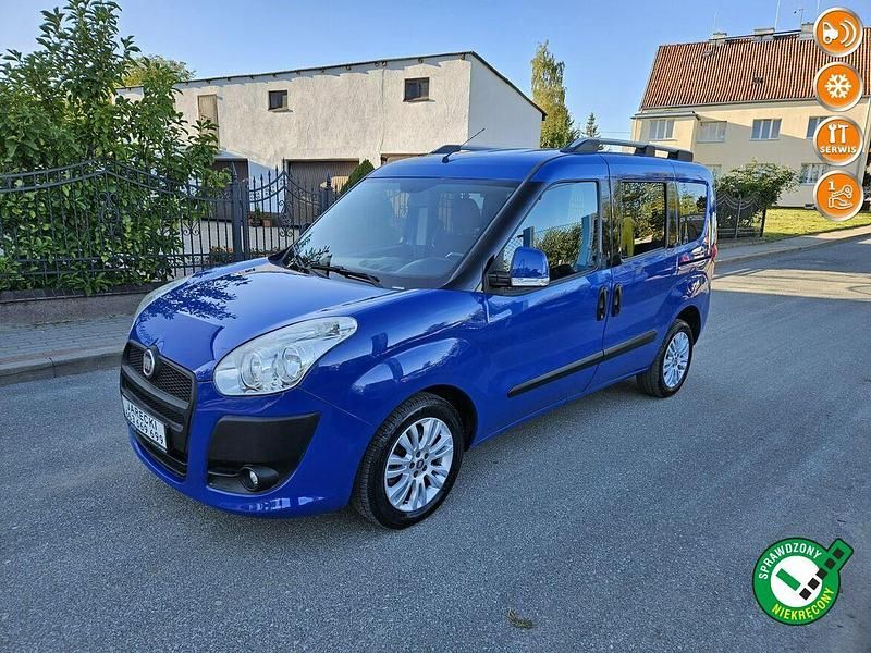 Niebieski Używany 2011 Fiat Doblò Minivan | 24 999 zł (Uczciwa cena) - Obraz 1/4