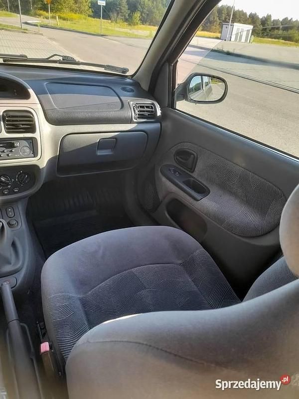 Używany 2001 Renault Clio II | 2200 zł - Obraz 1/4