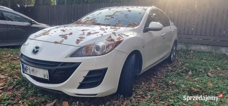Biały Używany 2011 Mazda 3 Sedan/Limuzyna | 15 500 zł - Obraz 1/3