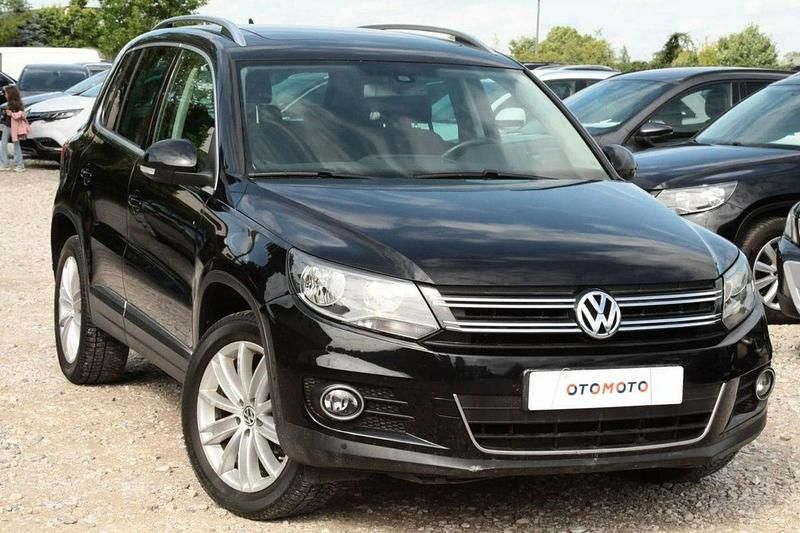Czarny (metalik) Używany 2011 VW Tiguan SUV | 36 900 zł (Uczciwa cena) - Obraz 1/4