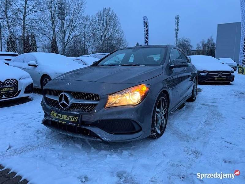 Używany Mercedes CLA250 2017 Szary Sedan/Limuzyna