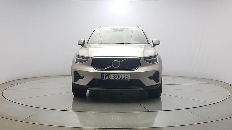 Używany Volvo XC40 Core 163 KM (119 kW) 2022 Złoty SUV