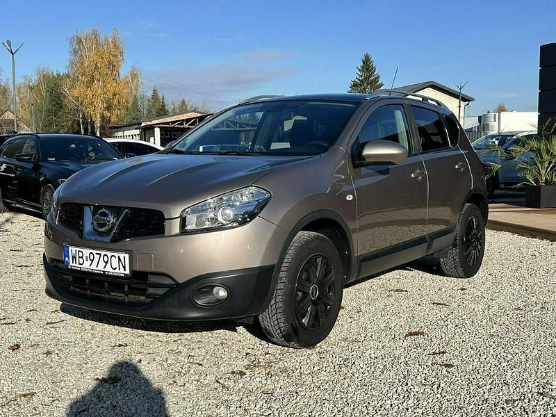 Używany Nissan Qashqai 140 KM (102 kW) 2011 Brązowobeżowy SUV