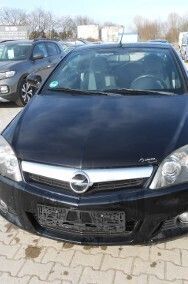 Używany Opel Tigra 90 KM (66 kW) 2005 Czarny Kabriolet