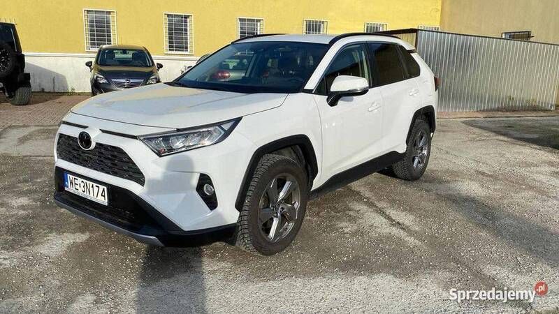 Biały Używany 2021 Toyota RAV4 SUV | 130 000 zł (Dość drogi) - Obraz 1/4