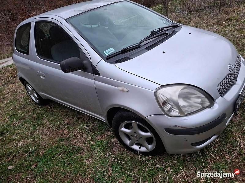 Używany Toyota Yaris 68 KM (50 kW) 1999
