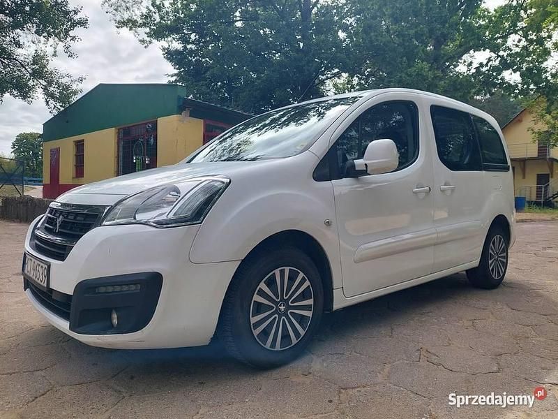 Biały Używany 2015 Peugeot Partner Minivan | 19 900 zł (Dobra cena) - Obraz 1/4