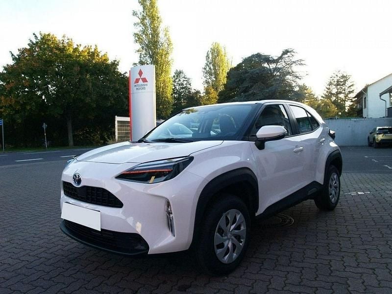 Używany Toyota Yaris Cross 125 KM (91 kW) 2022 Biały SUV