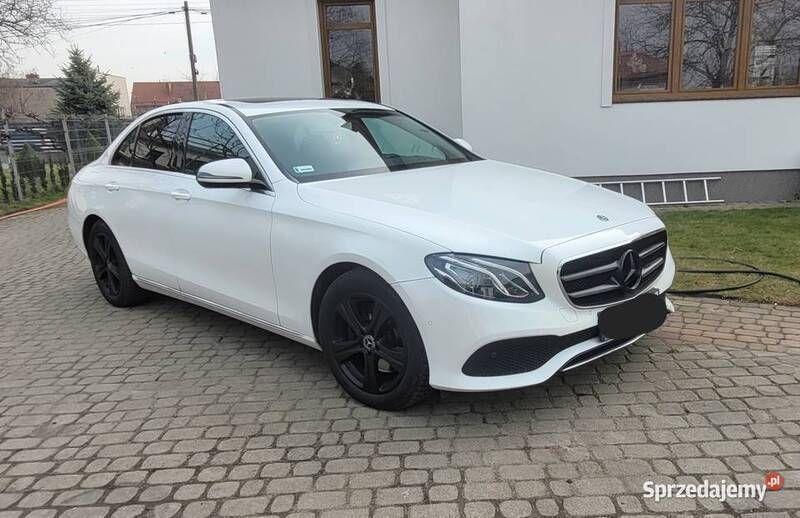Używany 2018 Mercedes E250 | 124 000 zł - Obraz 1/4