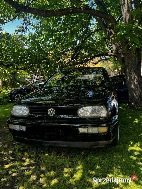Czarny Używany 1997 VW Golf Cabriolet Kabriolet | 7500 zł - Obraz 1/4
