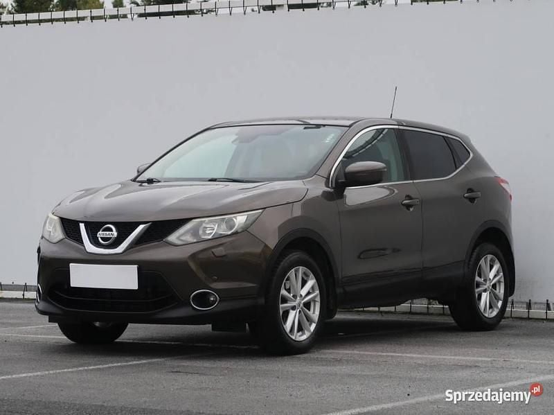 Używany Nissan Qashqai 2015 Złoty SUV