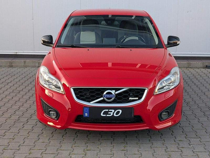 Używany Volvo C30 R-Design 177 KM (130 kW) 2013 Czerwony Hatchback