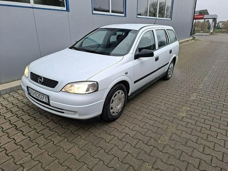 Używany Opel Astra 90 KM (66 kW) 2008 Biały Kombi