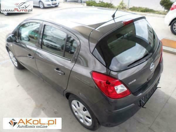 Używany Opel Corsa 86 KM (63 kW) 2014 Inny (metalik) Hatchback