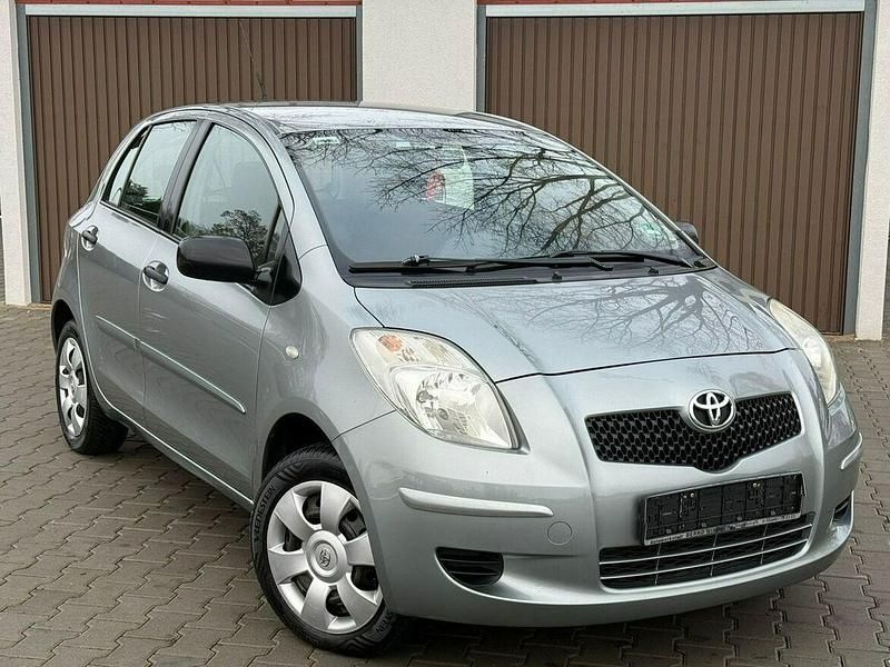 Szary Używany 2008 Toyota Yaris Hatchback | 16 900 zł (Uczciwa cena) - Obraz 1/4