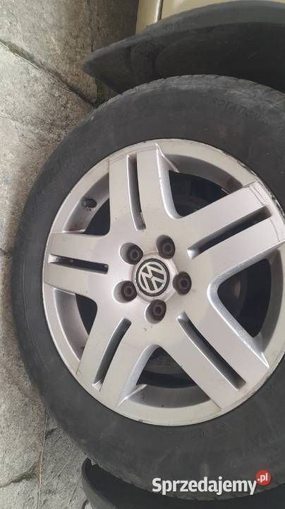 Używany VW Golf IV 2002 Złoty Hatchback