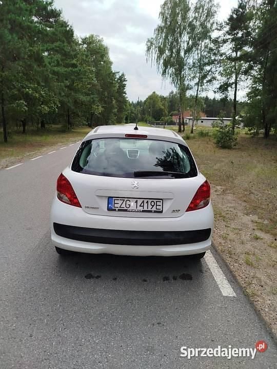 Biały Używany 2011 Peugeot 207 Hatchback | 8400 zł (Uczciwa cena) - Obraz 1/4