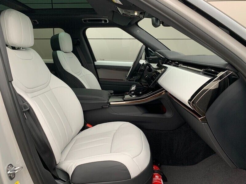 Używany Land Rover Range Rover Sport SE Dynamic 2023 Szary borasco / nie lr SUV