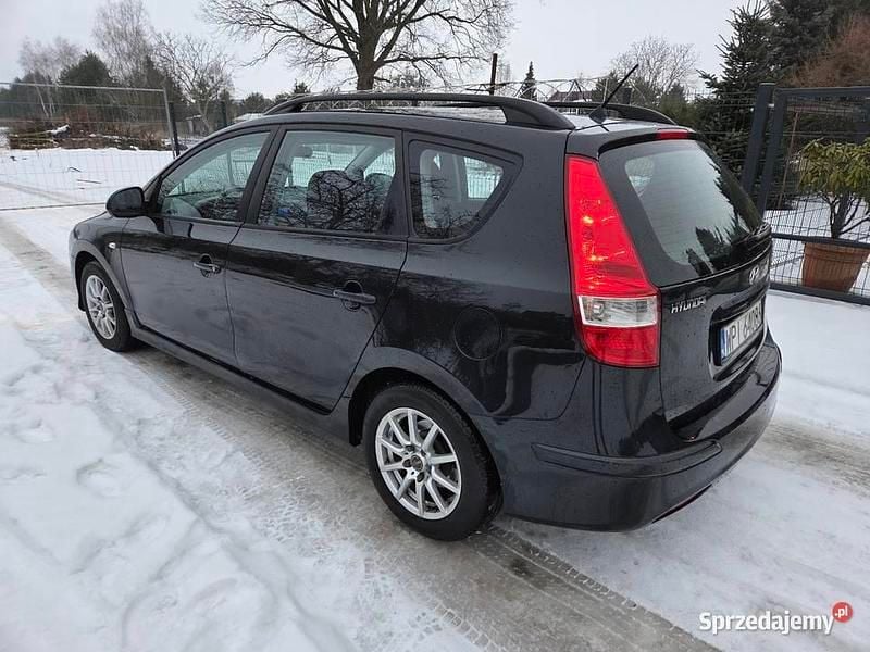 Używany Hyundai i30 2010 Czarny Kombi