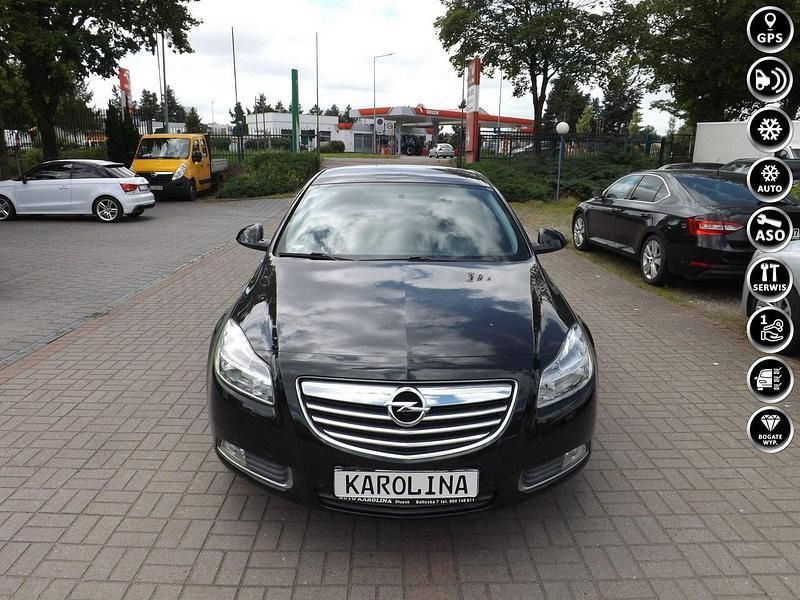 Czarny Używany 2011 Opel Insignia Sedan/Limuzyna | 25 900 zł (Uczciwa cena) - Obraz 1/4