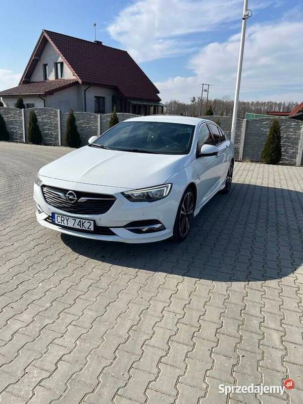 Biały Używany 2018 Opel Insignia Hatchback | 61 000 zł (Drogi) - Obraz 1/4