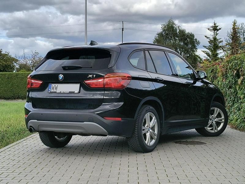 Używany BMW X1 150 KM (110 kW) 2016 Czarny (metalik) SUV