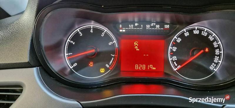 Szary (metalik) Używany 2015 Opel Corsa Hatchback | 36 900 zł (Drogi) - Obraz 1/3