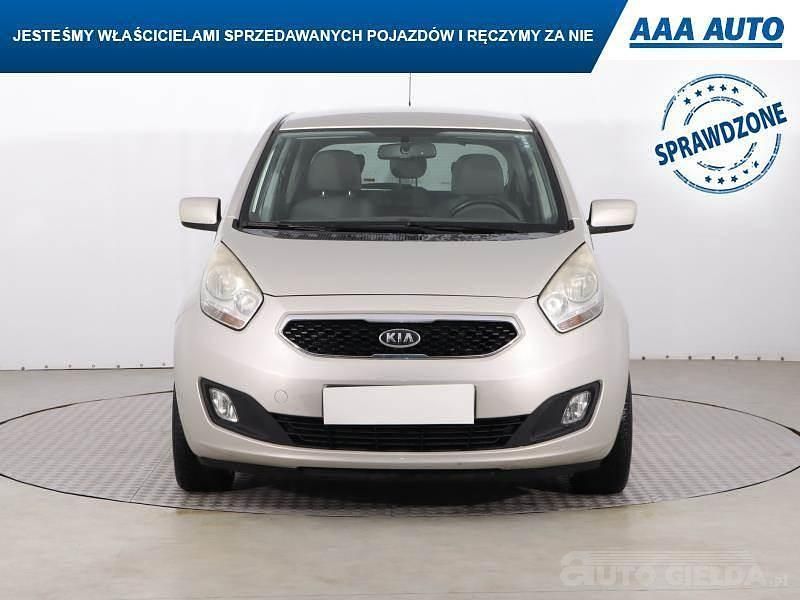 Używany Kia Venga 125 KM (91 kW) 2010 Beżowy Hatchback