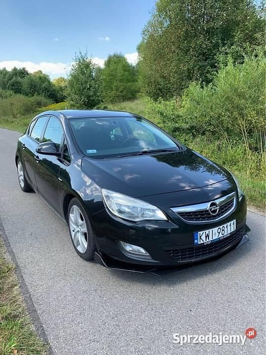 Czarny Używany 2011 Opel Astra Hatchback | 21 500 zł (Drogi) - Obraz 1/4