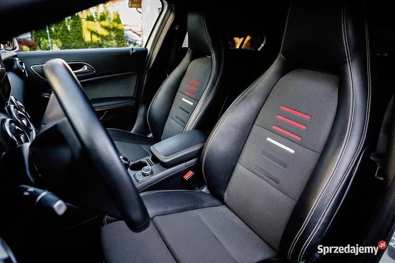 Używany Mercedes 180 2015 Sedan/Limuzyna