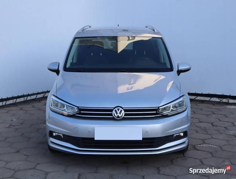 Srebrny Używany 2018 VW Touran Minivan | 62 999 zł (Uczciwa cena) - Obraz 1/4