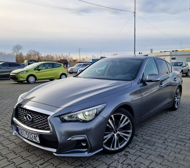 Używany Infiniti Q50 170 KM (125 kW) 2018 Grafitowy Sedan/Limuzyna