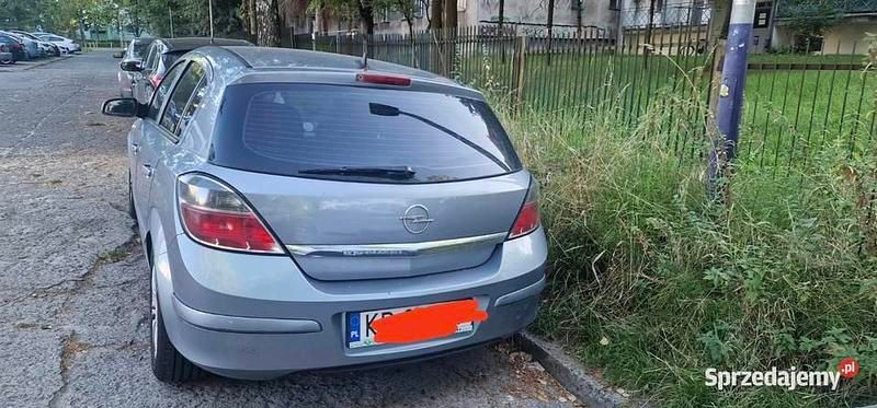Beżowy Używany 2006 Opel Astra Hatchback | 6800 zł (Uczciwa cena) - Obraz 1/3