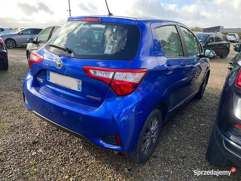 Używany Toyota Yaris Hybrid 2019 Niebieski Hatchback