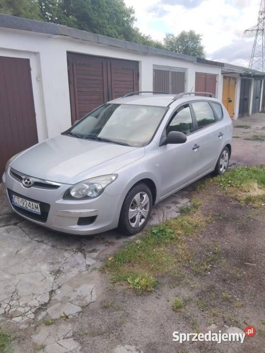Srebrny Używany 2009 Hyundai i30 Sedan/Limuzyna | 17 000 zł (Uczciwa cena) - Obraz 1/4