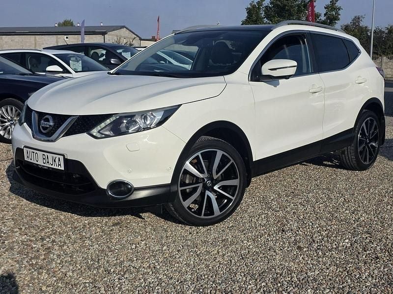 Biały (metalik) Używany 2015 Nissan Qashqai SUV | 44 900 zł (Uczciwa cena) - Obraz 1/4