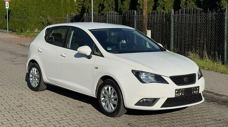 Używany Seat Ibiza 85 KM (62 kW) 2014 Biały Hatchback
