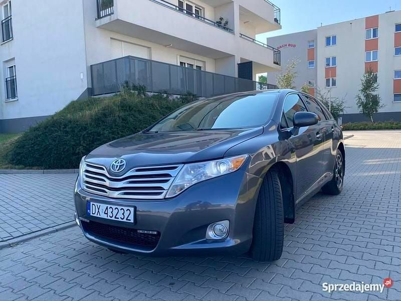 Używany Toyota Venza 2009 Szary Kombi