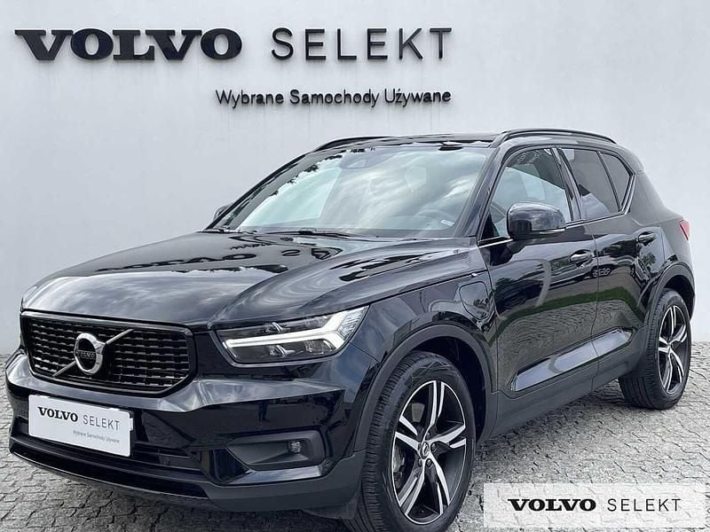 Czarny Używany 2021 Volvo XC40 SUV | 139 900 zł (Dobra cena) - Obraz 1/3